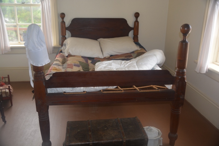 bedroom of the Yaquima Bay lighthouse
